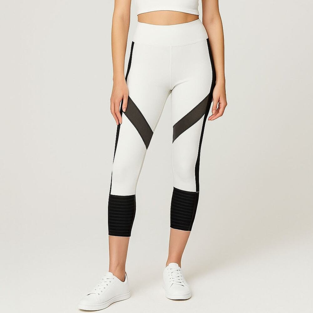 NWT Threads 4 Thought Black & White Sz Large Leggings